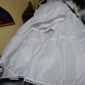Quality wedding dress slip.4 layers, soft liner on the inside. 45 inches long.